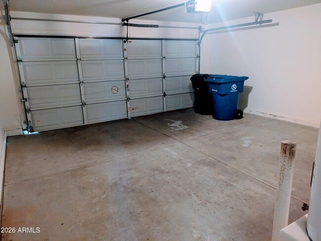 Building Photo - 15440 W Mauna Loa Ln