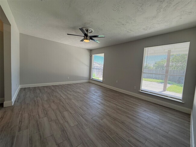 Building Photo - 9503 Homeland Dr
