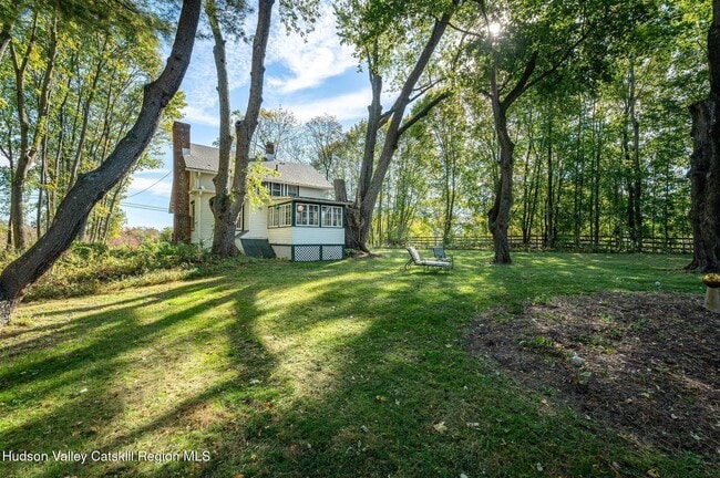 Building Photo - 703 Church Ave