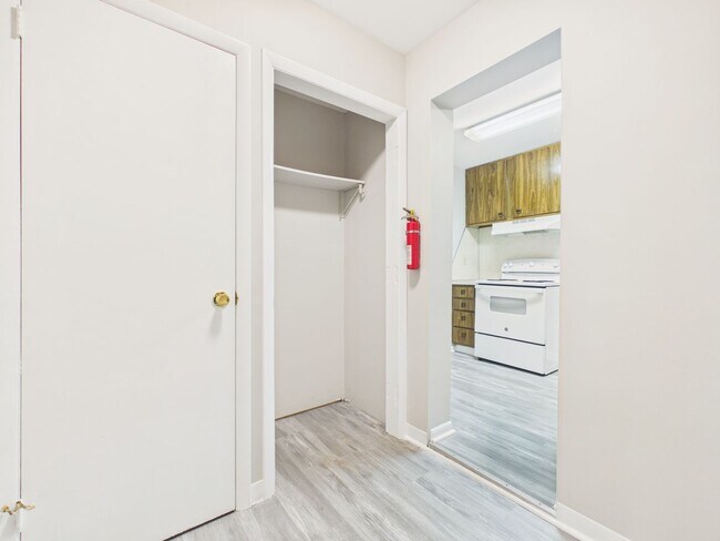 Building Photo - 1924-1926 State St