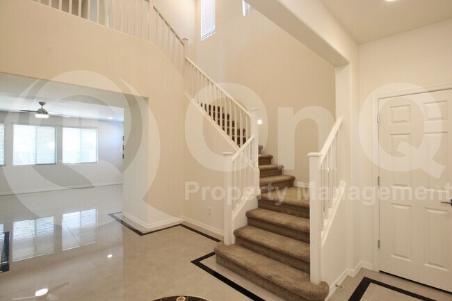 Building Photo - 10169 W Los Gatos Dr