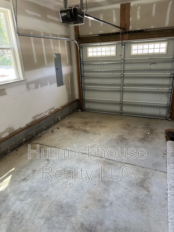 Building Photo - 2520 Greenland Ave