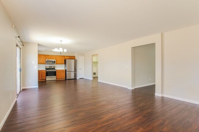 Building Photo - 5564 S 240th Dr