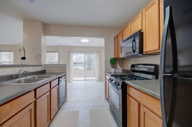 Building Photo - 2421 Stoughton Cir