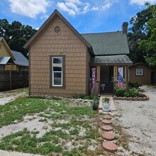 Building Photo - 1510 10th St W