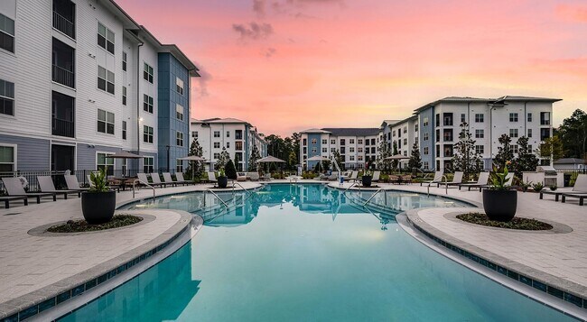 Building Photo - 435 Encore Way