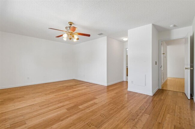 Building Photo - 12803 Longcrest Dr