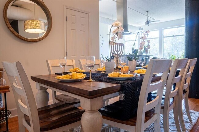 Building Photo - 3820 Roswell Rd NE