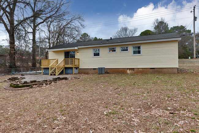 Building Photo - 8143 Old Madison Pike