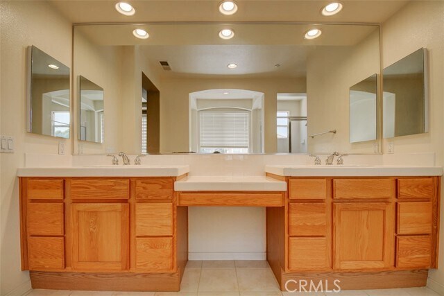 Building Photo - 5 Woodspring Cove