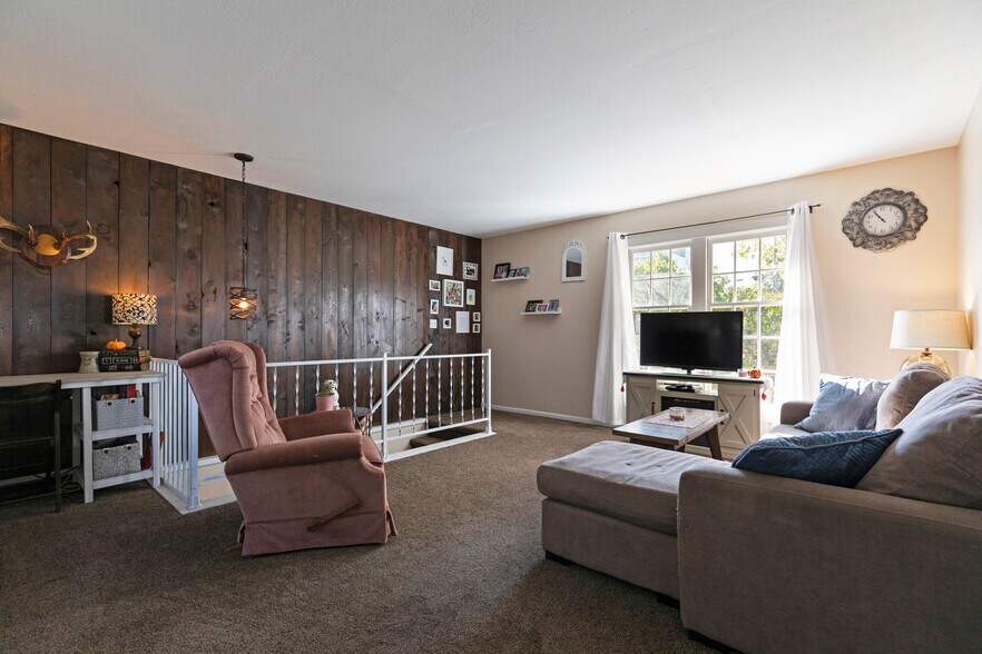 Building Photo - 1847 W Sussex Ave