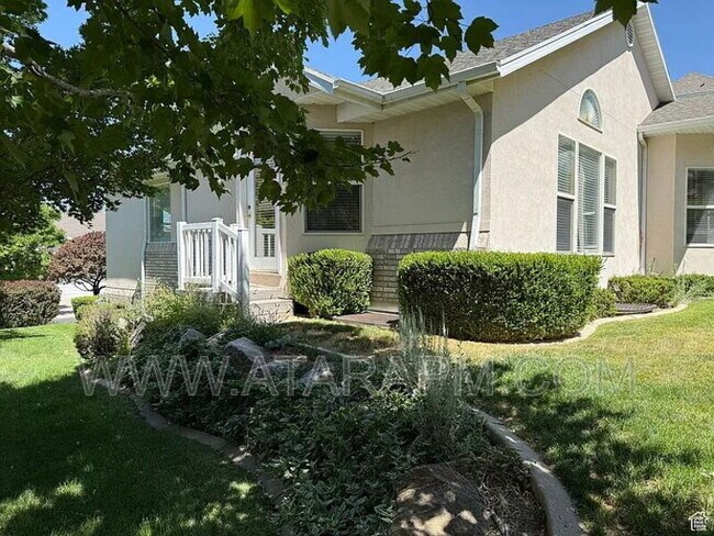 Building Photo - 941 Fremont Rd