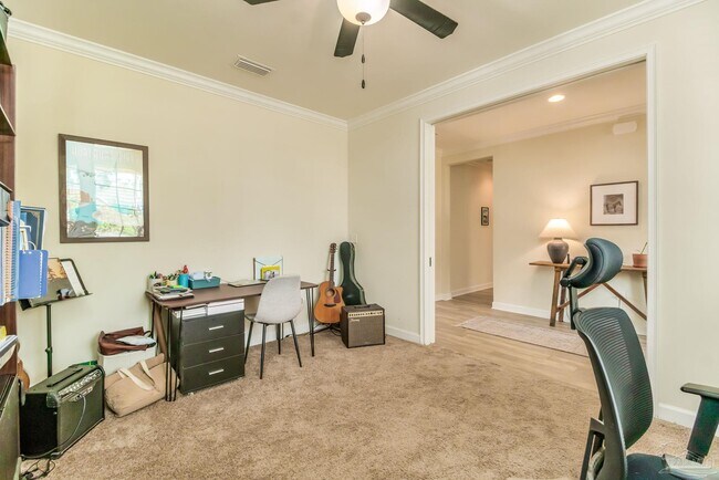 Building Photo - 874 Lowery Dr