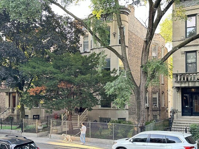 Building Photo - 2116 W Concord Pl