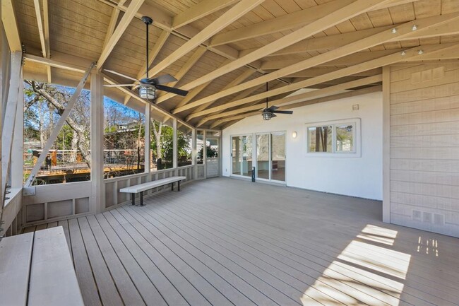 Building Photo - 3309 Westhill Dr