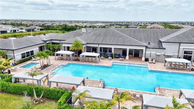 Building Photo - 11933 SW Coral Cove Pkwy