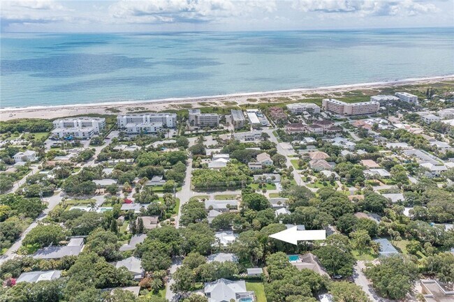 Building Photo - 912 Jasmine Ln