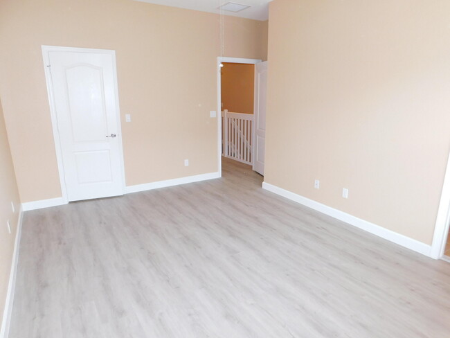 Building Photo - 9516 SW Merlin Ct