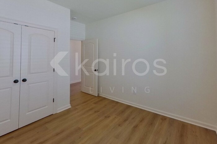 Building Photo - 201 Salvat Dr