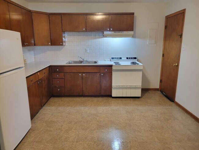 Primary Photo - 524 Neosho St