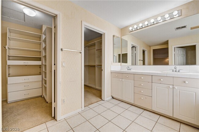 Building Photo - 2544 Kinnard Ave