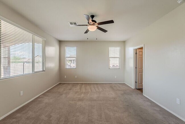 Building Photo - Modern 4 Bed Tucson Rental with Spacious K...