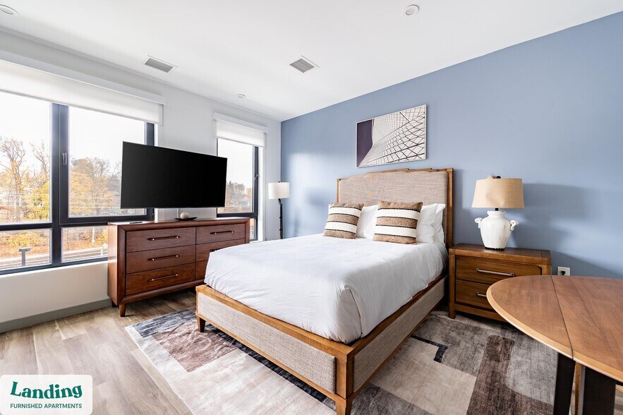 Primary Photo - 39 Railroad Ave