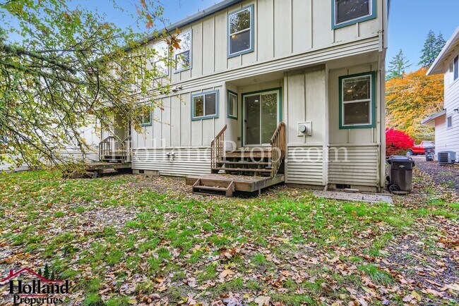 Building Photo - 3060-3062 Lazy River Dr