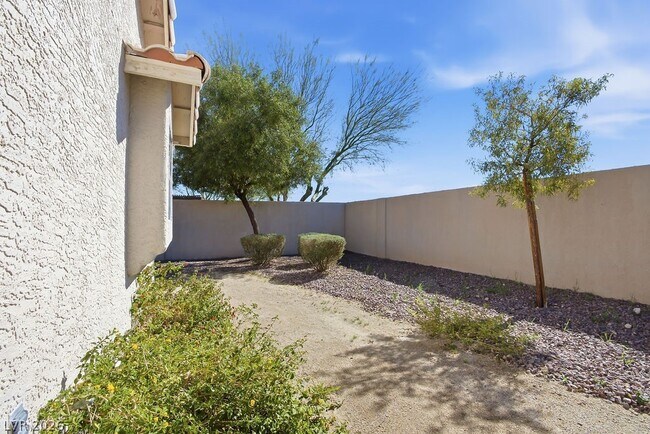 Building Photo - 7987 Lone Jogger