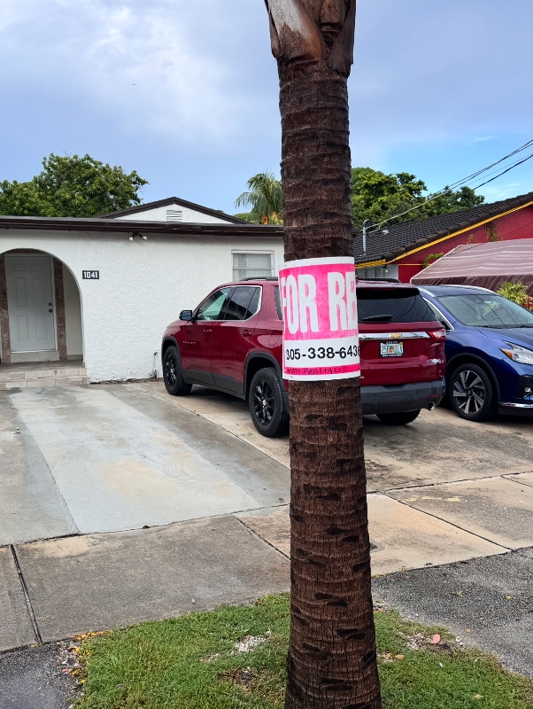 Building Photo - 1041 NW 32nd Pl