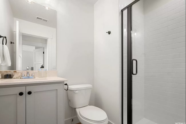 Building Photo - Beautiful Townhome 4 bd & 3.5 bath in American Fork