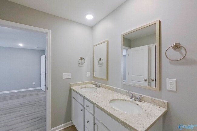 Building Photo - 395 Angela St