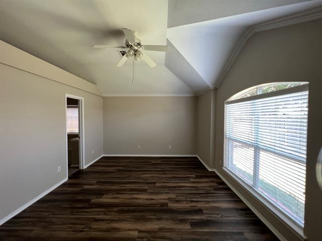 Building Photo - 217 Willowlake Dr