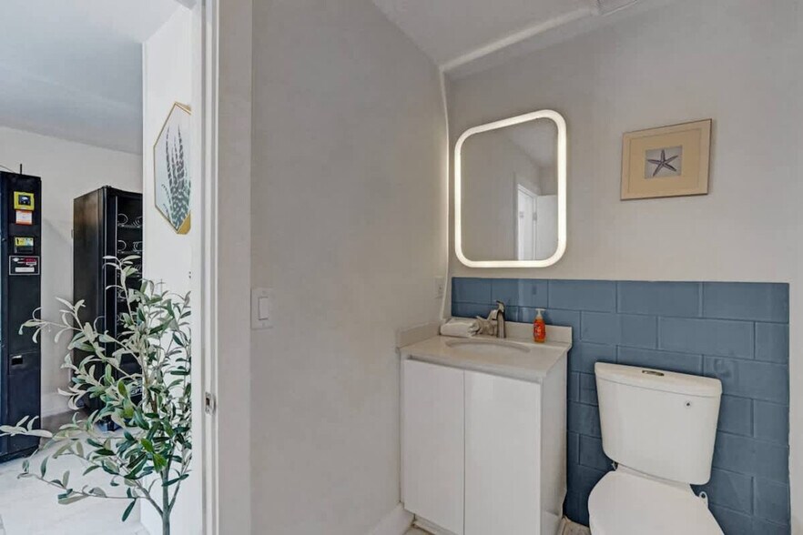 Building Photo - 3020 Seville St