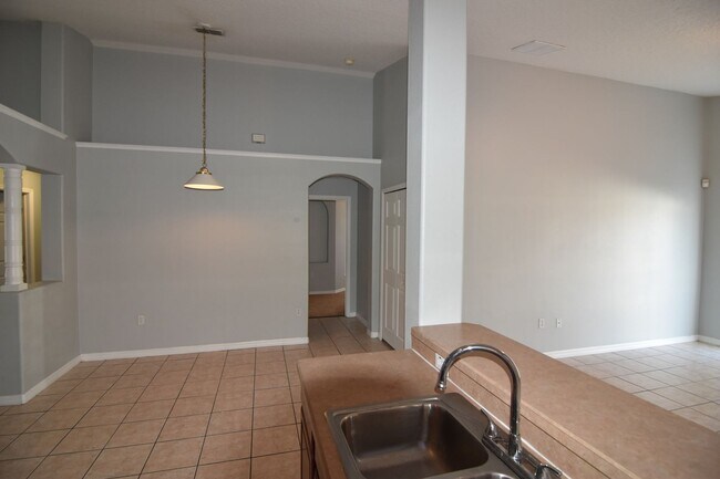 Building Photo - 233 Purslane Pass