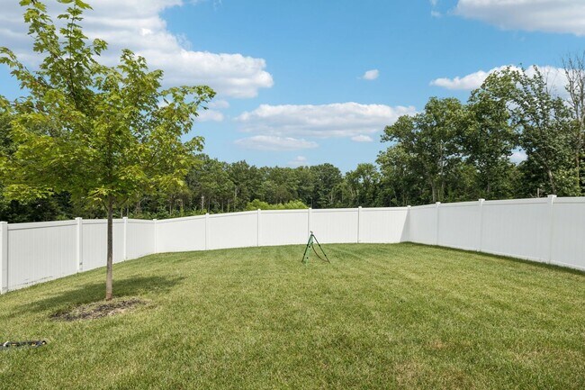Building Photo - Clover Glen Rental