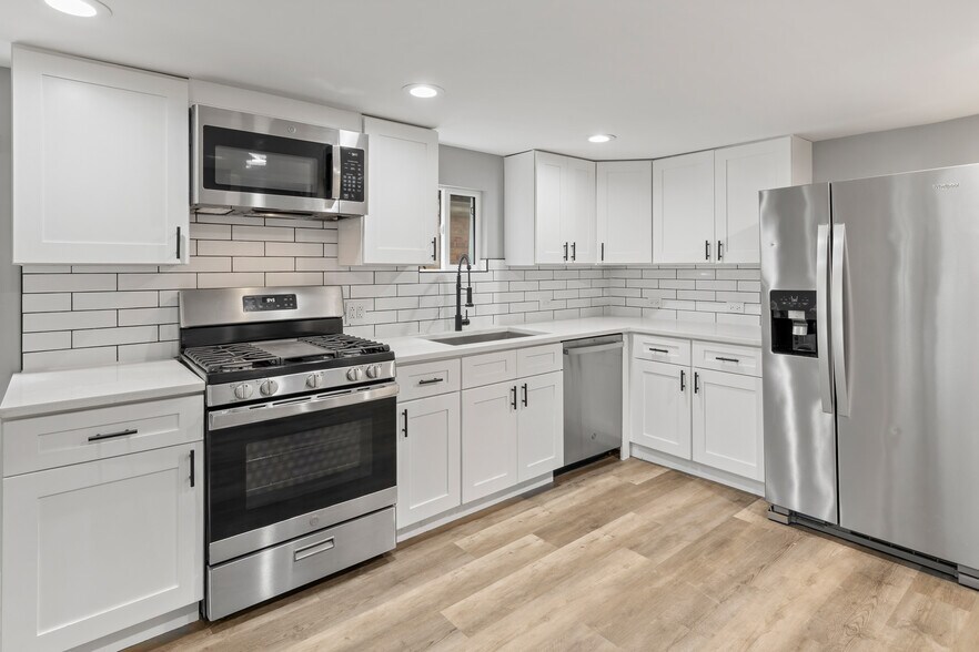 Building Photo - 4624 N Springfield Ave