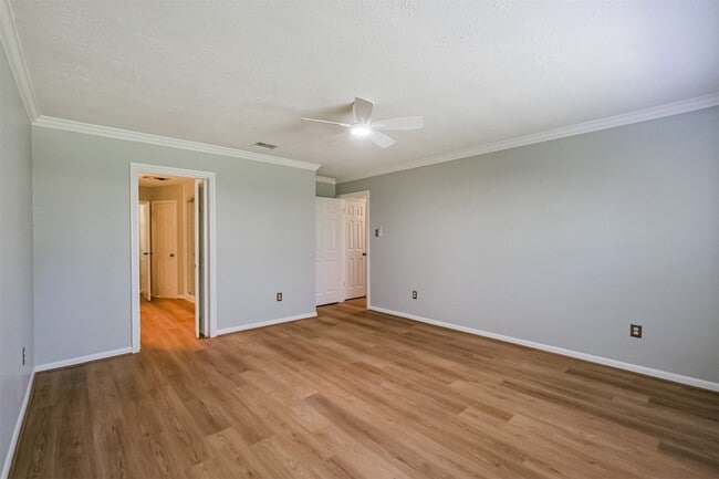 Building Photo - 1715 Woodland Park Dr