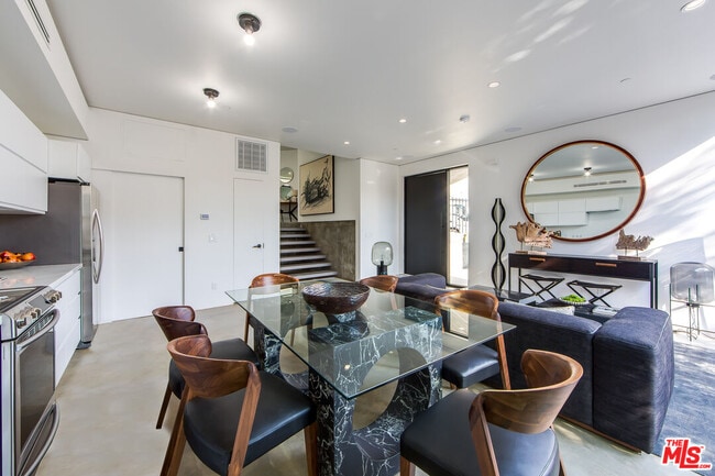 Building Photo - 855 Hilldale Ave