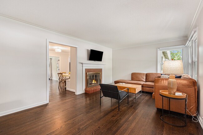 Building Photo - 4302 W 77th Terrace