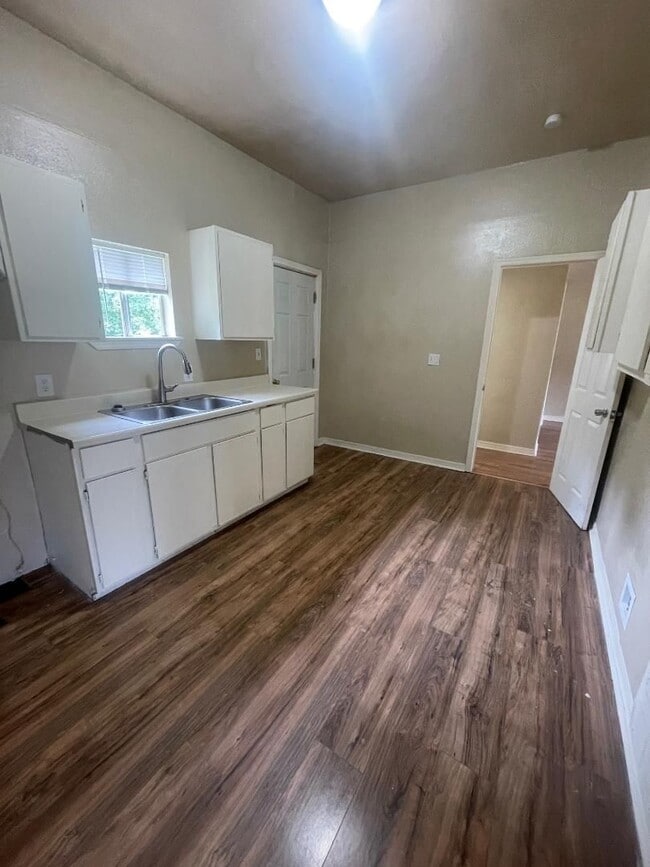 Building Photo - 3 Bedroom plus study, 2 Bathroom Home For ...