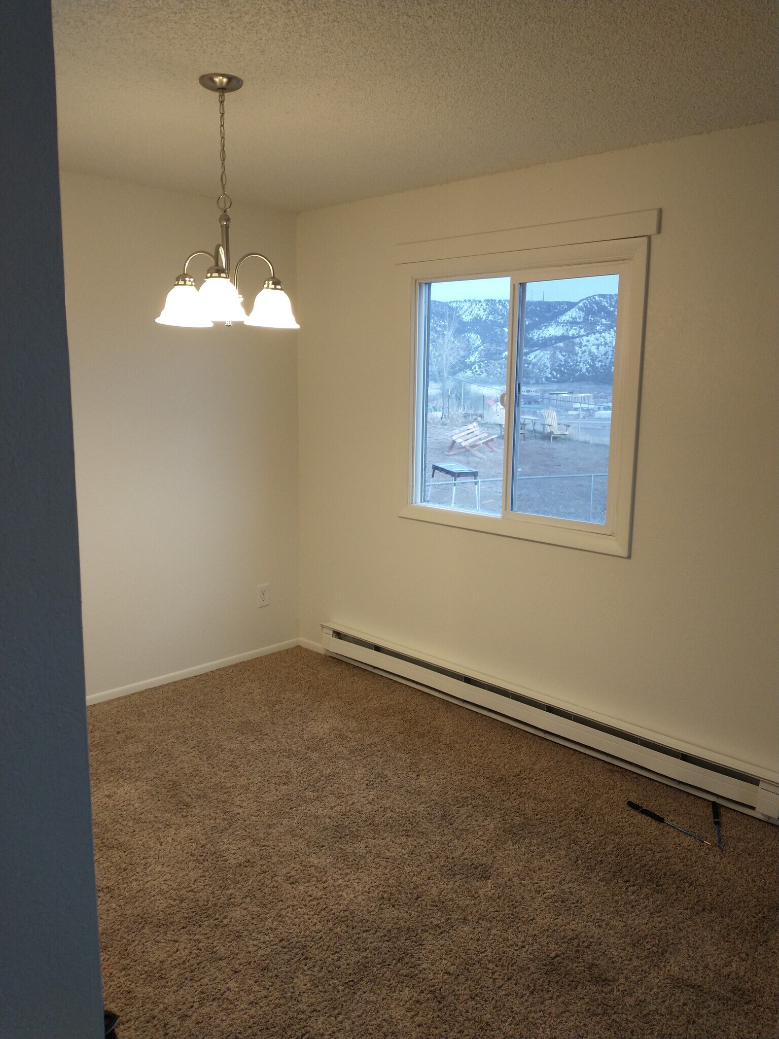 Building Photo - 405 E 1st St