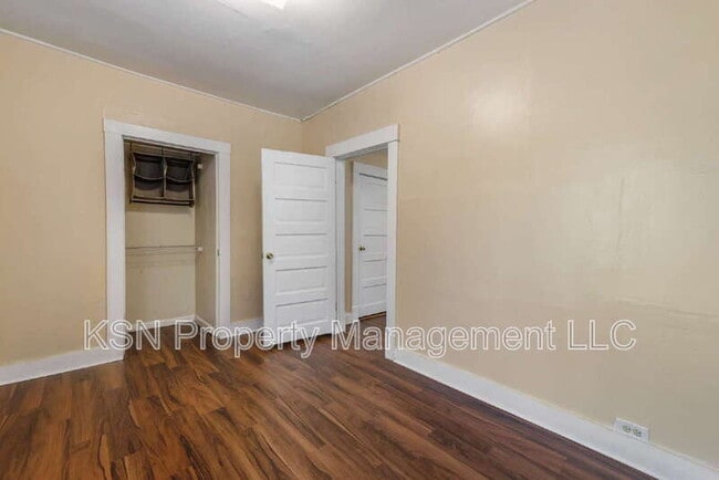 Building Photo - 1921 Reynolds St