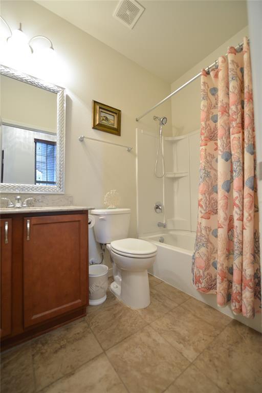 Building Photo - 1211 Majestic Oak