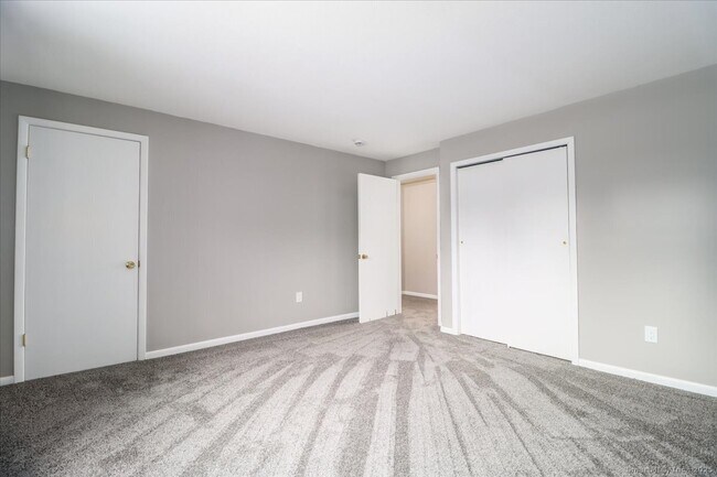 Building Photo - 115 Kensington Ave