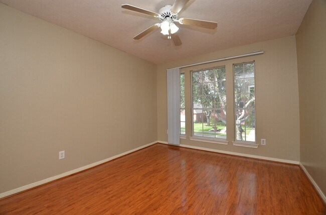 Building Photo - 8815 Barron Wood Cir E