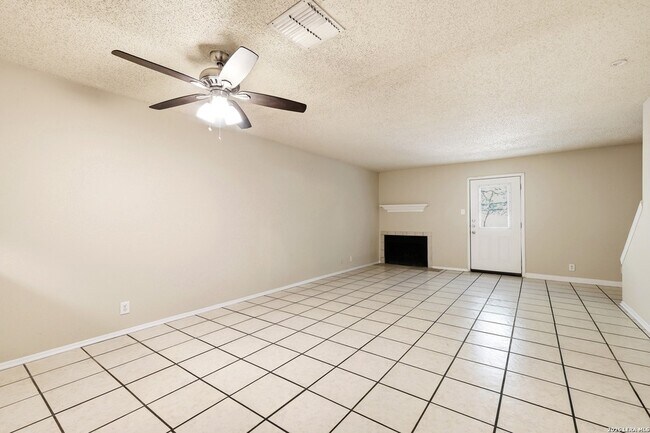 Building Photo - 4927 Ty Terrace St
