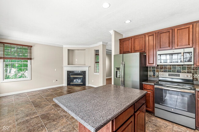 Building Photo - 12764 Edgemont Way