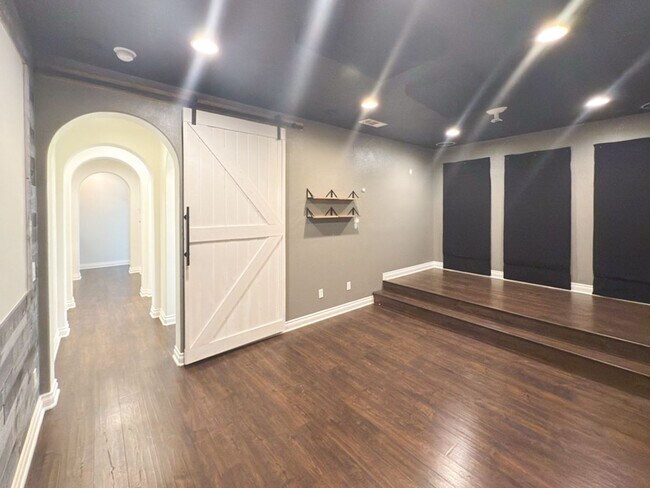 Building Photo - ~Temecula's Wolf Creek Community~ Beautifu...