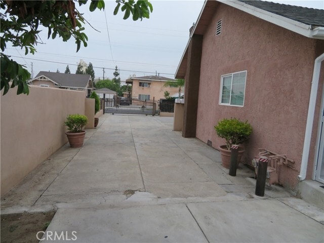 Building Photo - 6510 Lucille Ave